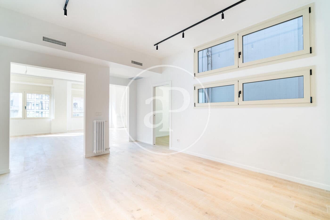 Apartamento de 4 habitaciones en Barcelona ciudad en alquiler - 5.900 € (Ref: 9791041)