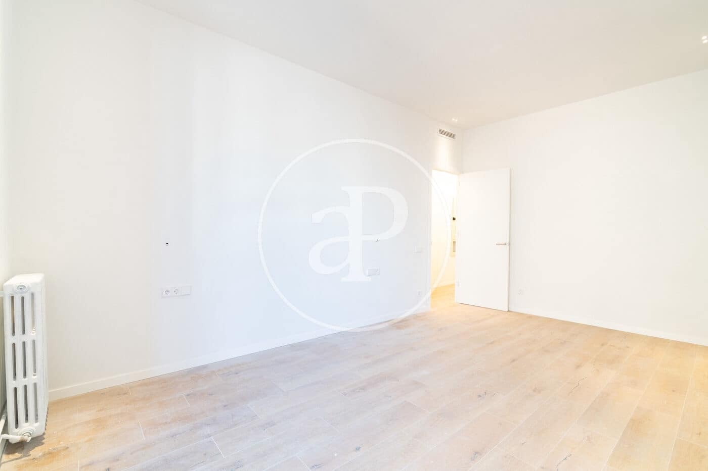 Apartamento de 4 habitaciones en Barcelona ciudad en alquiler - 5.900 € (Ref: 9791041)