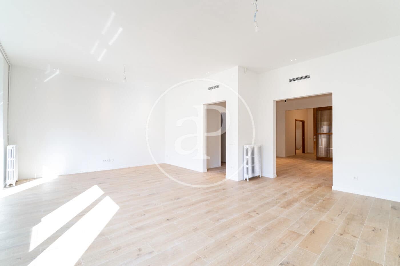 Apartamento de 4 habitaciones en Barcelona ciudad en alquiler - 5.900 € (Ref: 9791041)