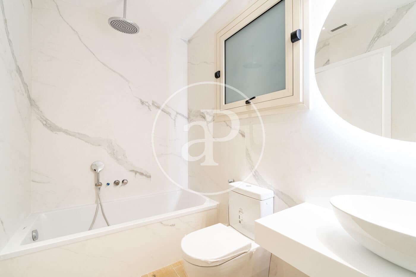 Apartamento de 4 habitaciones en Barcelona ciudad en alquiler - 5.900 € (Ref: 9791041)