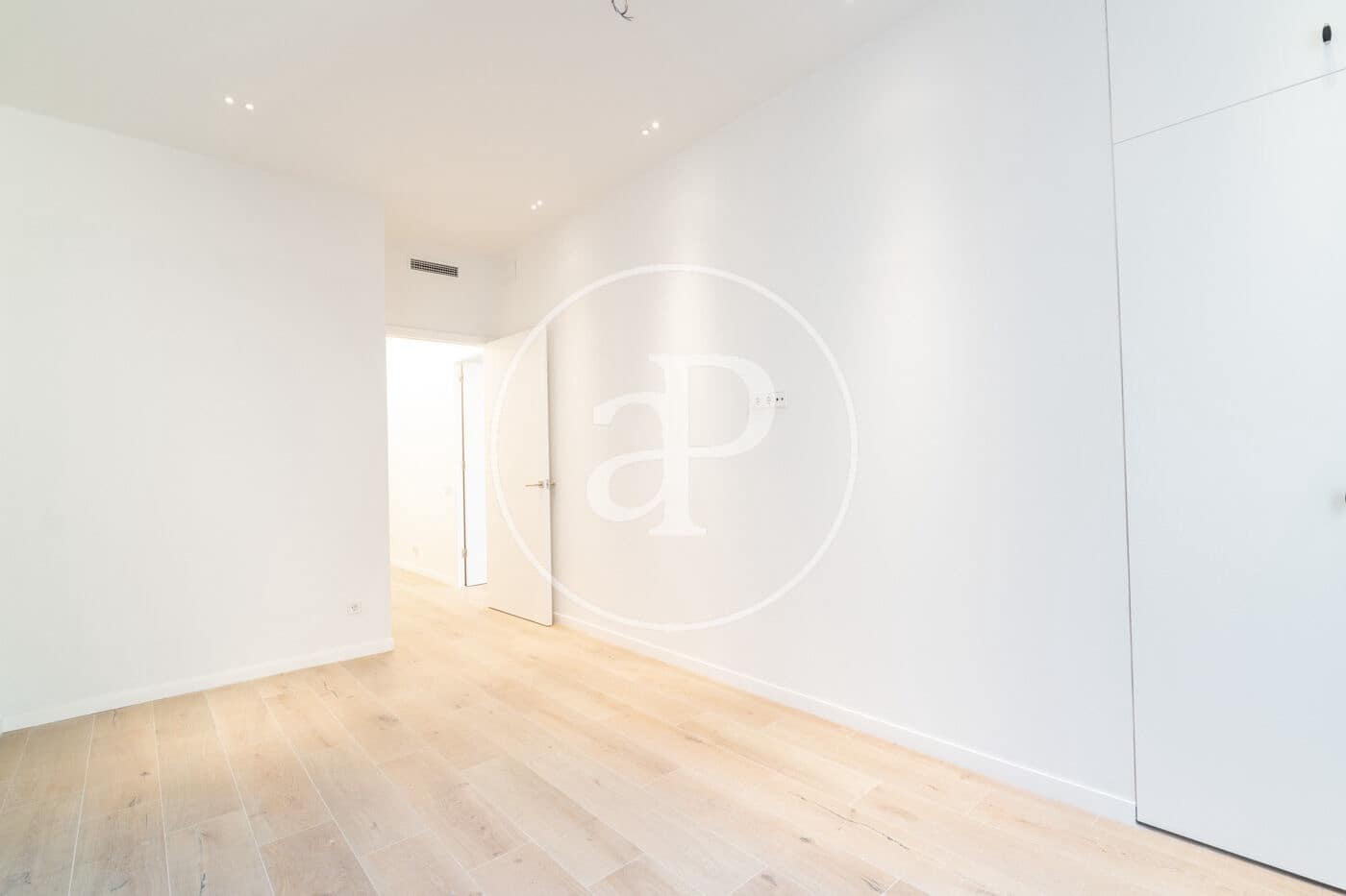 Apartamento de 4 habitaciones en Barcelona ciudad en alquiler - 5.900 € (Ref: 9791041)