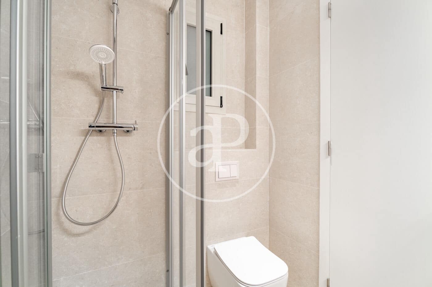 Apartamento de 4 habitaciones en Barcelona ciudad en alquiler - 5.900 € (Ref: 9791041)