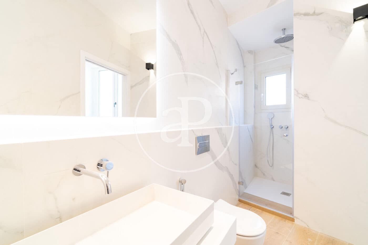 Apartamento de 4 habitaciones en Barcelona ciudad en alquiler - 5.900 € (Ref: 9791041)