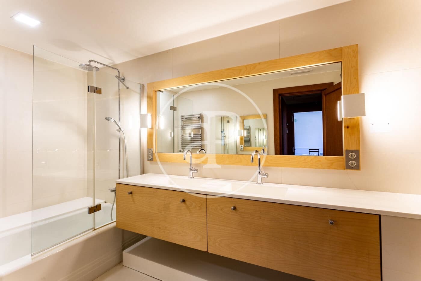 5 makuuhuone Kattohuoneisto vuokrattavana paikassa Barcelona kaupunki mukana 
autotalli - 15 000 € (Ref: 9791042)