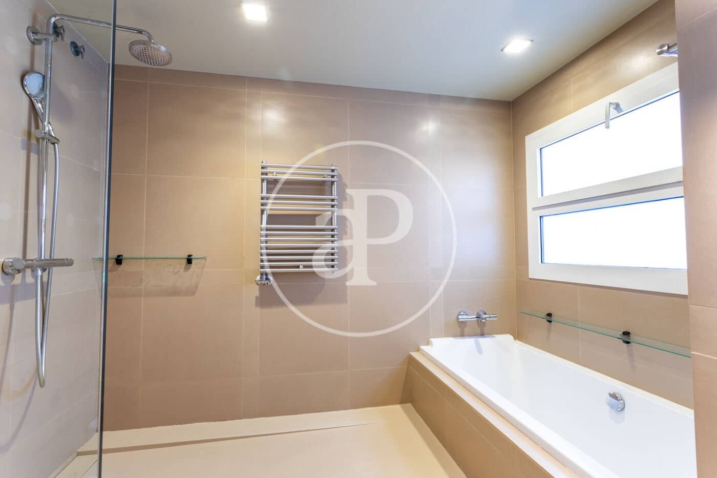 5 makuuhuone Kattohuoneisto vuokrattavana paikassa Barcelona kaupunki mukana 
autotalli - 15 000 € (Ref: 9791042)