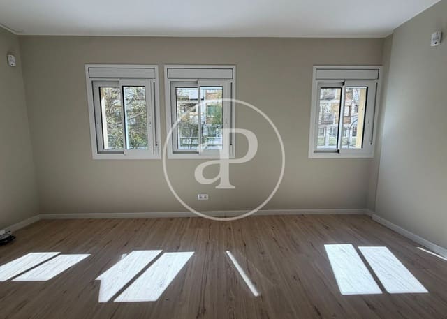 2 soverom Leilighet til salgs i El Guinardó, Barcelona by - € 376 000 (Ref: 9794604)