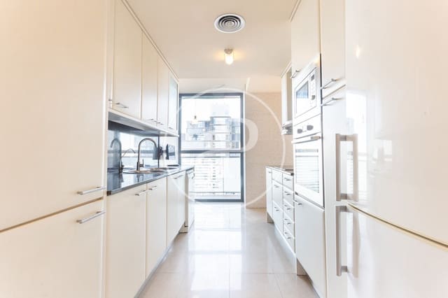 4 chambre Appartement à vendre à Diagonal Mar i El Front Marítim del Poblenou, Barcelone ville avec piscine - 1 330 000 € (Ref: 9794605)