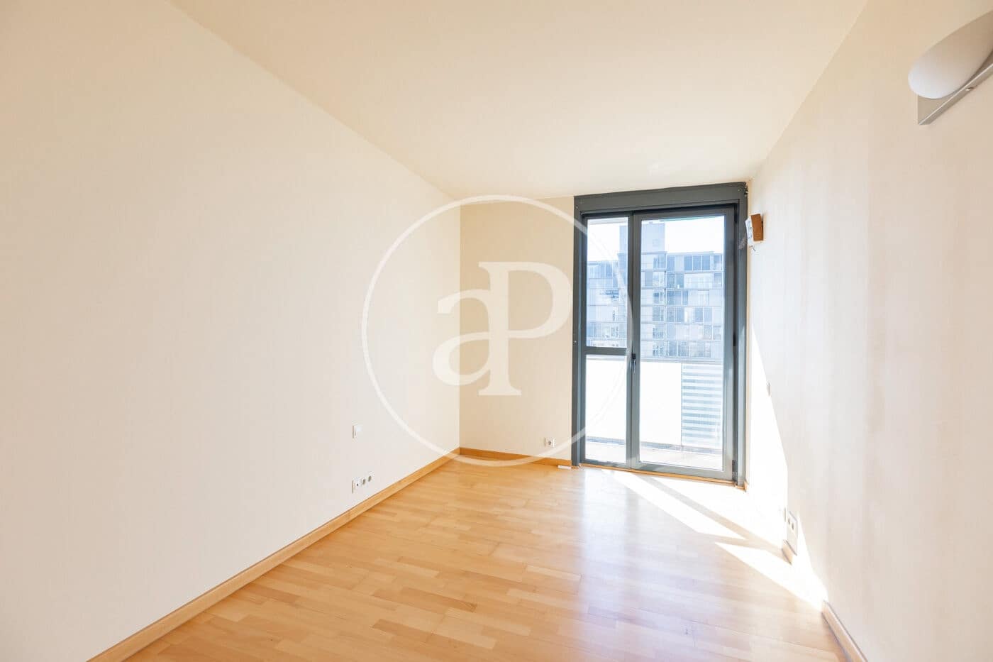 4 sypialnia Apartament na sprzedaż w Miasto Barcelona z basenem - 1 330 000 € (Ref: 9794605)