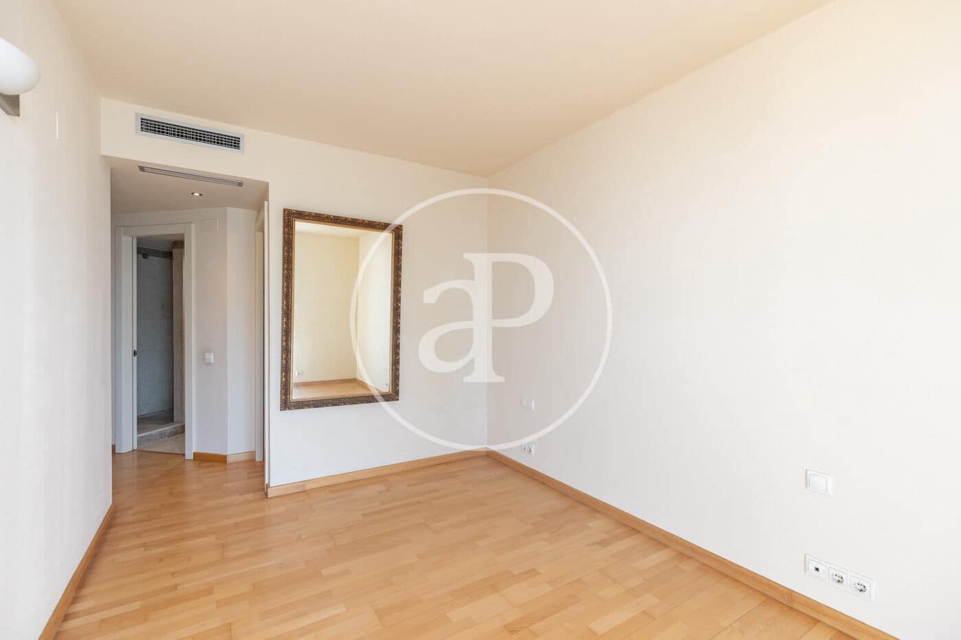4 sypialnia Apartament na sprzedaż w Miasto Barcelona z basenem - 1 330 000 € (Ref: 9794605)
