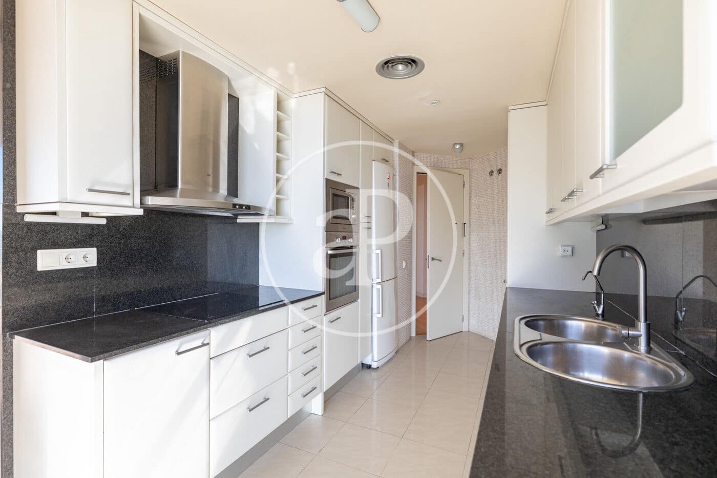 4 sypialnia Apartament na sprzedaż w Miasto Barcelona z basenem - 1 330 000 € (Ref: 9794605)