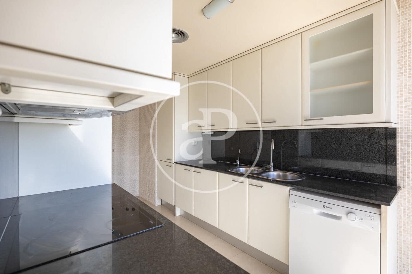 4 sypialnia Apartament na sprzedaż w Miasto Barcelona z basenem - 1 330 000 € (Ref: 9794605)