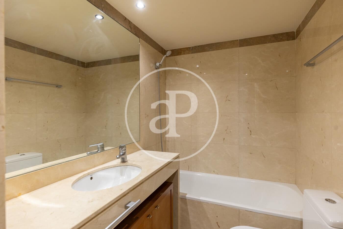 4 sypialnia Apartament na sprzedaż w Miasto Barcelona z basenem - 1 330 000 € (Ref: 9794605)