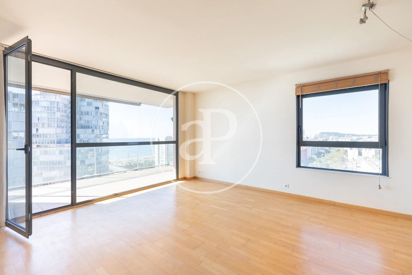 4 sypialnia Apartament na sprzedaż w Miasto Barcelona z basenem - 1 330 000 € (Ref: 9794605)