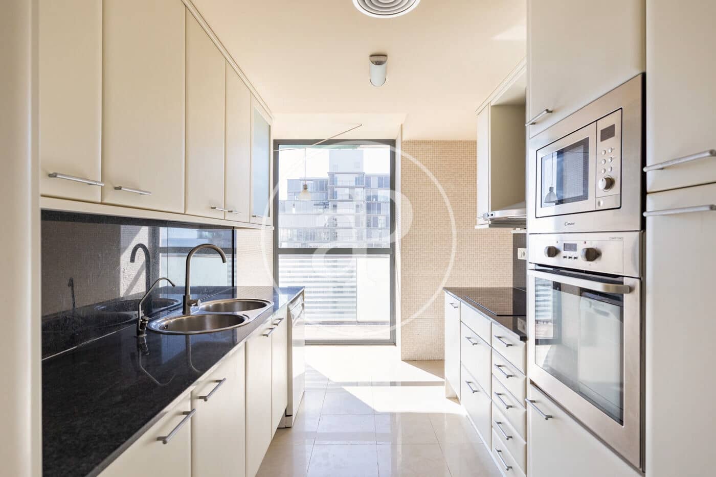 4 sypialnia Apartament na sprzedaż w Miasto Barcelona z basenem - 1 330 000 € (Ref: 9794605)