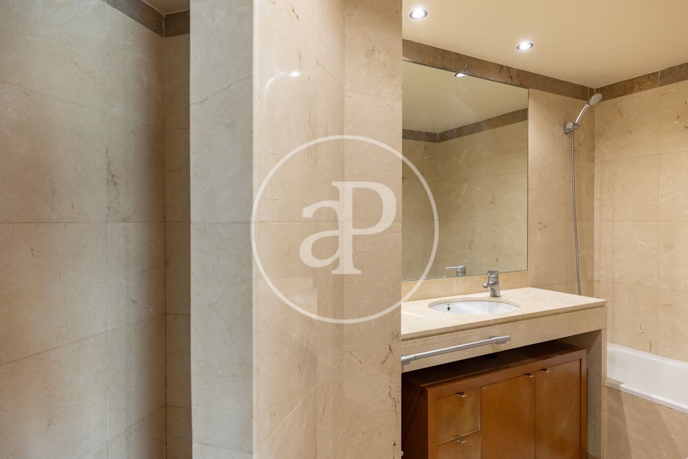4 sypialnia Apartament na sprzedaż w Miasto Barcelona z basenem - 1 330 000 € (Ref: 9794605)