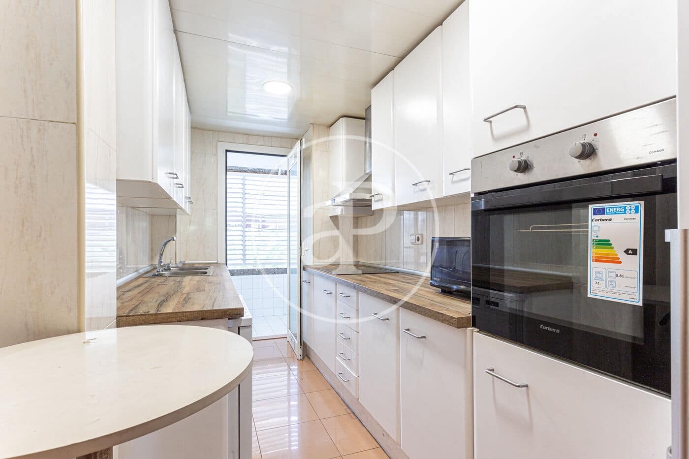 4 soverom Leilighet til leie i Barcelona by - € 1 750 (Ref: 9797075)