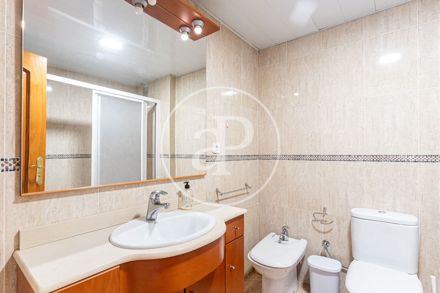 4 soverom Leilighet til leie i Barcelona by - € 1 750 (Ref: 9797075)