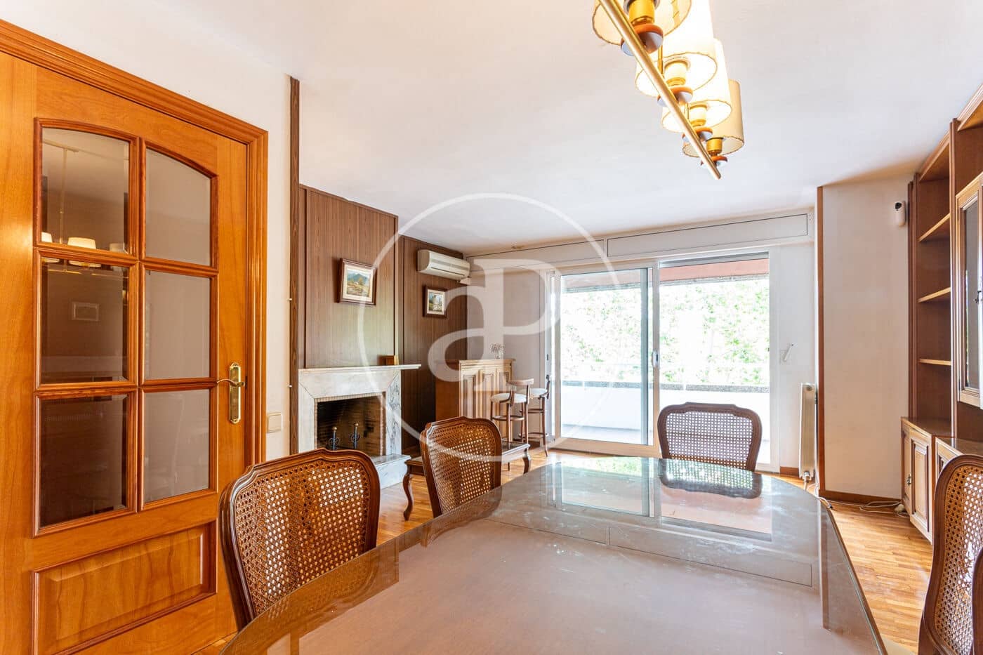 4 soverom Leilighet til leie i Barcelona by - € 1 750 (Ref: 9797075)