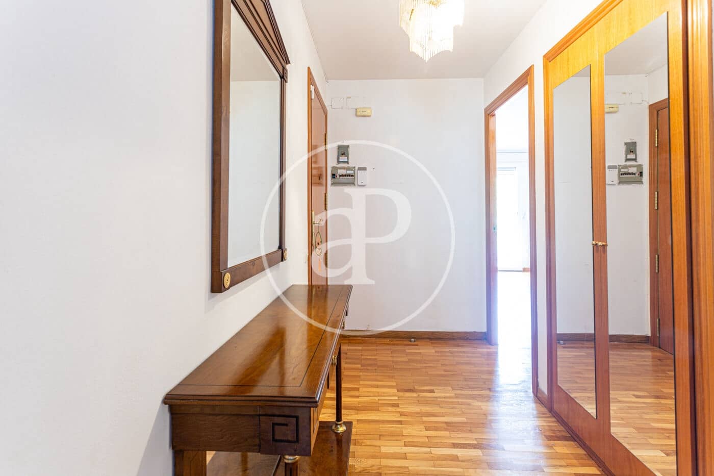 4 soverom Leilighet til leie i Barcelona by - € 1 750 (Ref: 9797075)