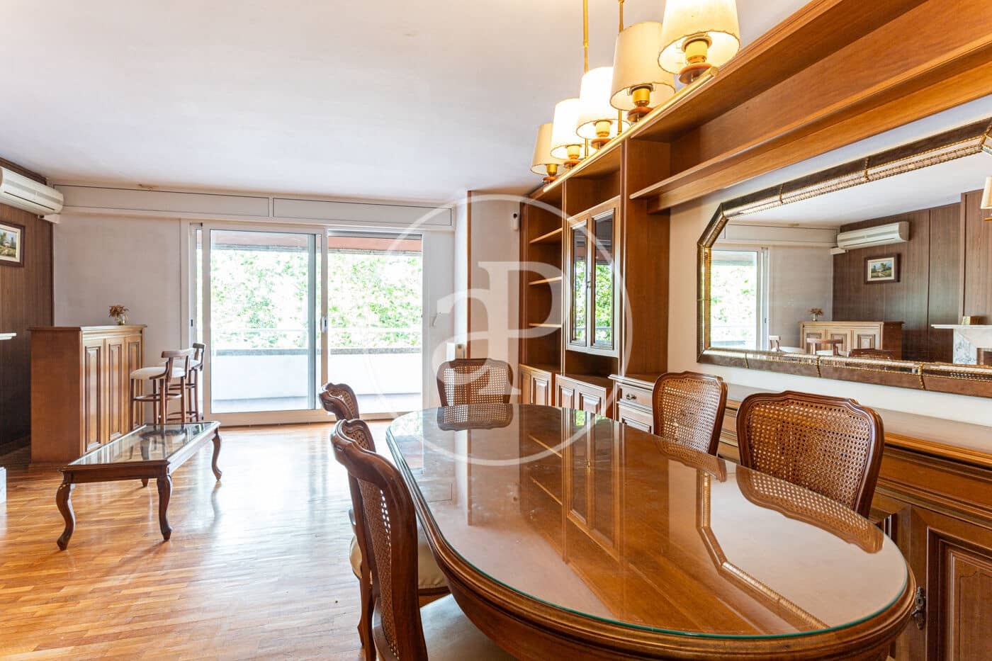 4 soverom Leilighet til leie i Barcelona by - € 1 750 (Ref: 9797075)