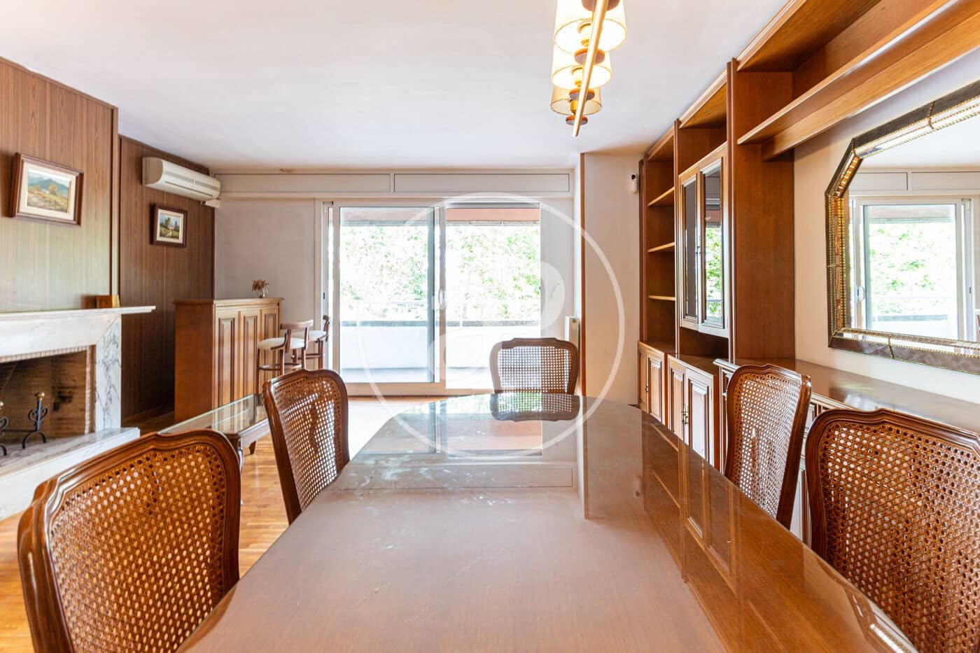 4 soverom Leilighet til leie i Barcelona by - € 1 750 (Ref: 9797075)