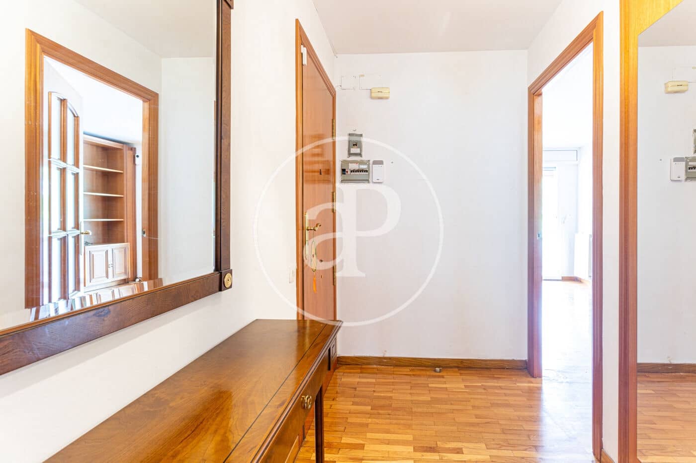 4 soverom Leilighet til leie i Barcelona by - € 1 750 (Ref: 9797075)