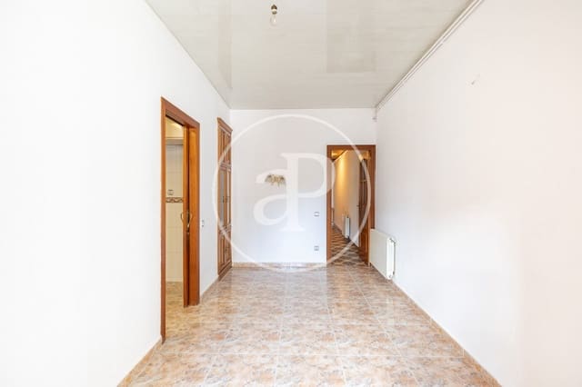 4 soverom Leilighet til salgs i La Sagrera, Barcelona by - € 340 000 (Ref: 9799240)