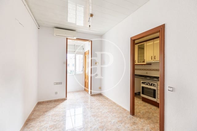 4 soverom Leilighet til salgs i La Sagrera, Barcelona by - € 340 000 (Ref: 9799240)