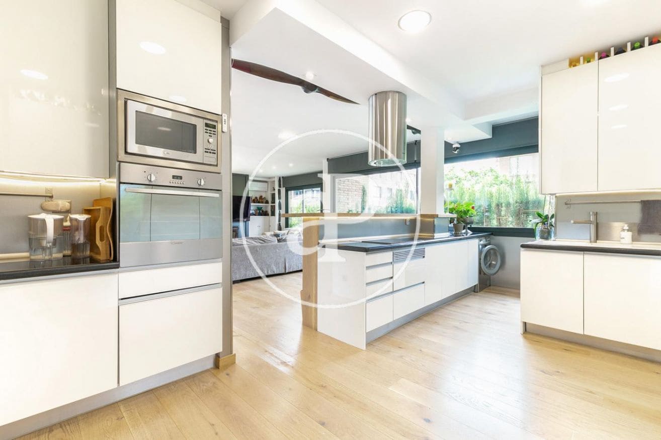 3 bedroom Apartment for rent in Barcelona city with garage - € 5,900 (Ref: 9804285)