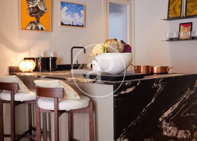 3 sypialnia Apartament na sprzedaż w El Barri Gòtic, Miasto Barcelona - 700 000 € (Ref: 9806464)