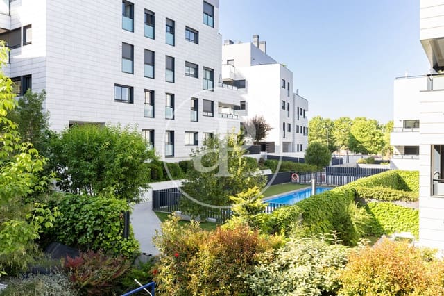 Apartamento de 3 habitaciones en Sant Cugat del Vallès en venta con piscina - 625.000 € (Ref: 9806465)