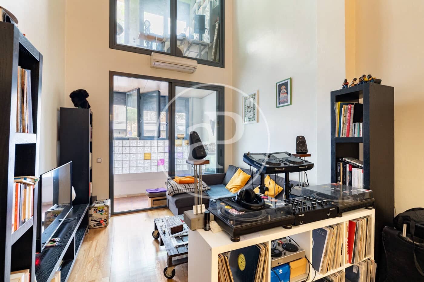 Apartamento de 2 habitaciones en L'Hospitalet de Llobregat en venta - 315.000 € (Ref: 9807945)