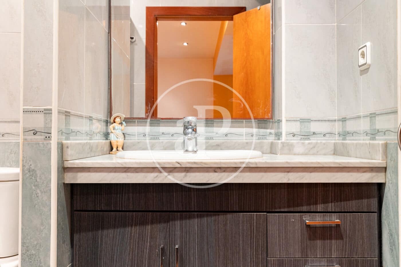 Apartamento de 2 habitaciones en L'Hospitalet de Llobregat en venta - 315.000 € (Ref: 9807945)