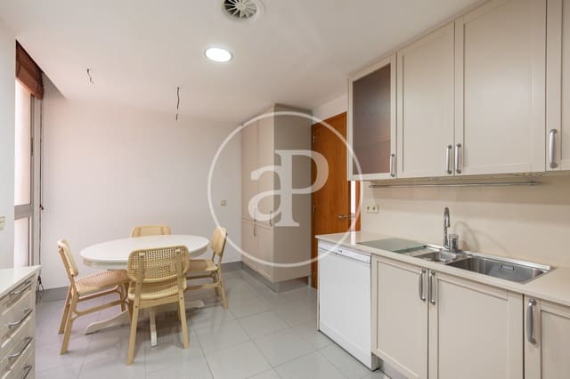 4 quarto Apartamento para arrendar em La Dreta de L'Eixample, Barcelona cidade - 2 755 € (Ref: 9807946)