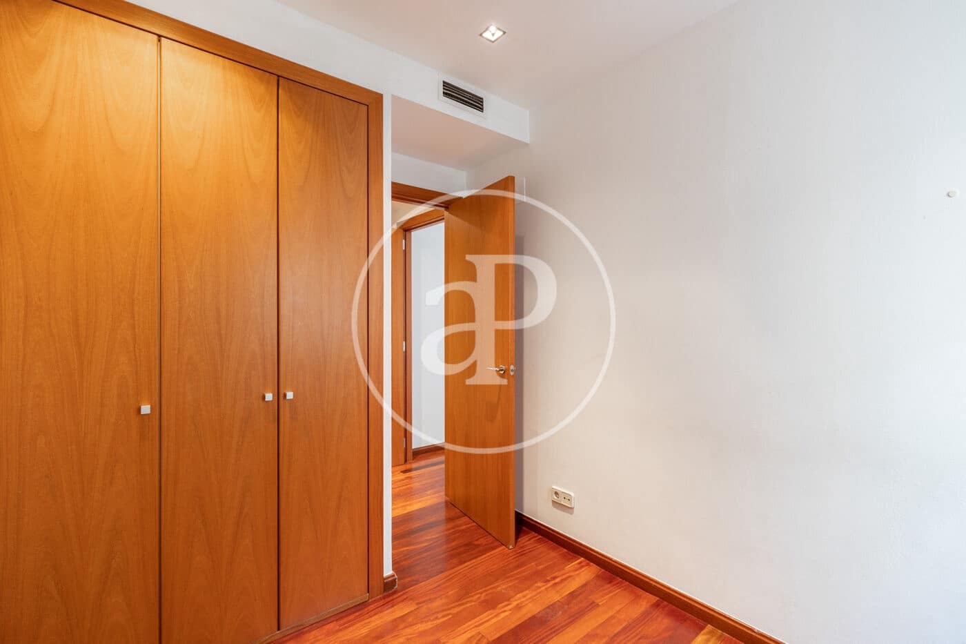 4 quarto Apartamento para arrendar em Barcelona cidade - 2 755 € (Ref: 9807946)
