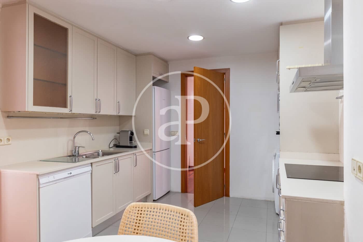4 quarto Apartamento para arrendar em Barcelona cidade - 2 755 € (Ref: 9807946)