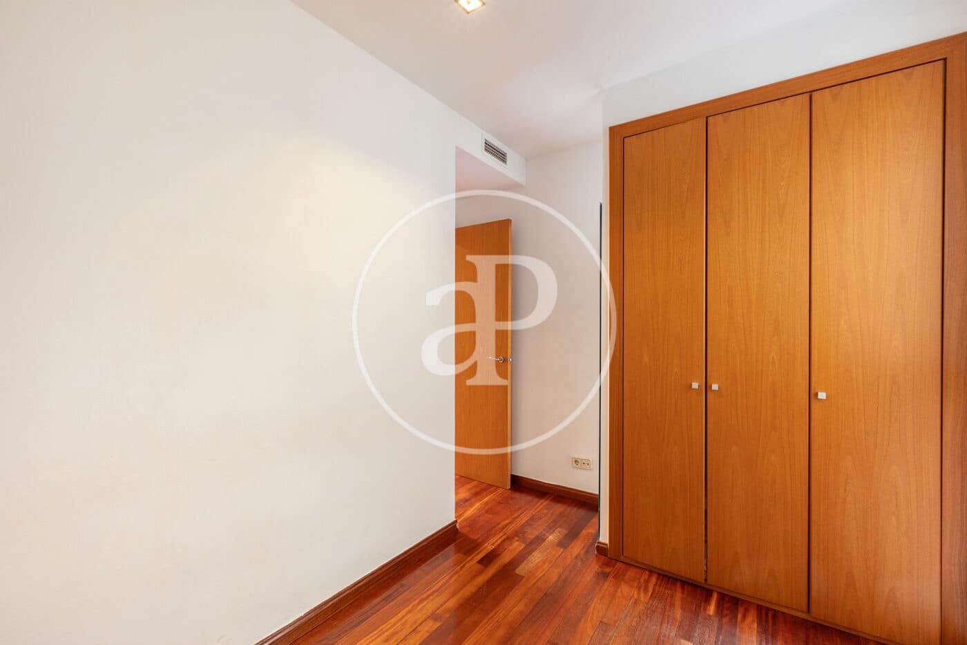 4 quarto Apartamento para arrendar em Barcelona cidade - 2 755 € (Ref: 9807946)