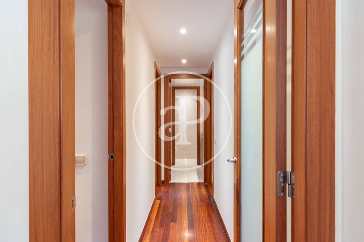 4 quarto Apartamento para arrendar em Barcelona cidade - 2 755 € (Ref: 9807946)