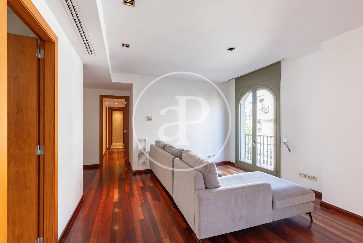 4 quarto Apartamento para arrendar em Barcelona cidade - 2 755 € (Ref: 9807946)