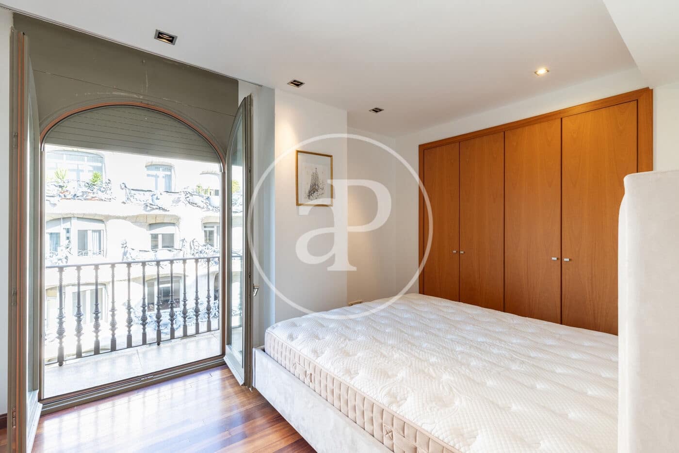 4 quarto Apartamento para arrendar em Barcelona cidade - 2 755 € (Ref: 9807946)