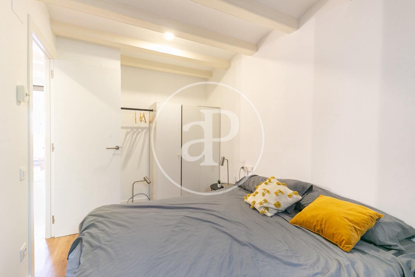 Apartamento de 2 habitaciones en Barcelona ciudad en venta - 335.000 € (Ref: 9807947)