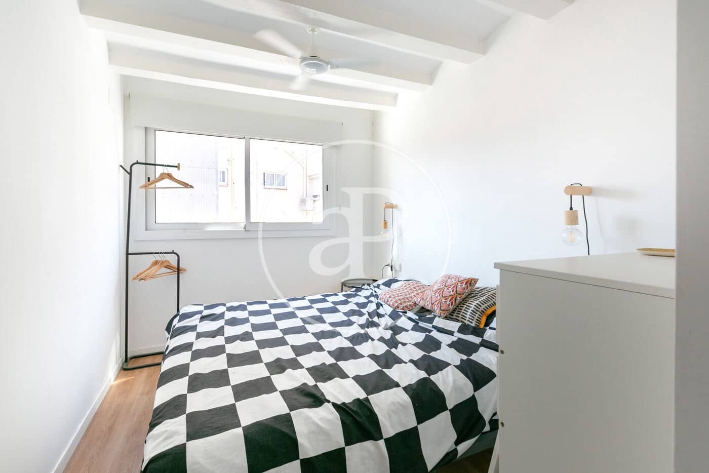 Apartamento de 2 habitaciones en Barcelona ciudad en venta - 335.000 € (Ref: 9807947)