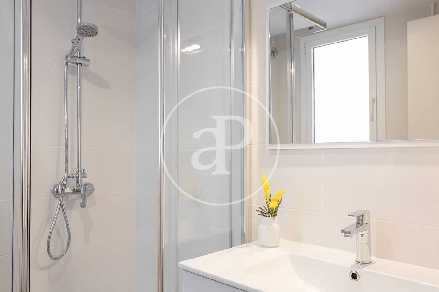 Apartamento de 2 habitaciones en Barcelona ciudad en venta - 335.000 € (Ref: 9807947)