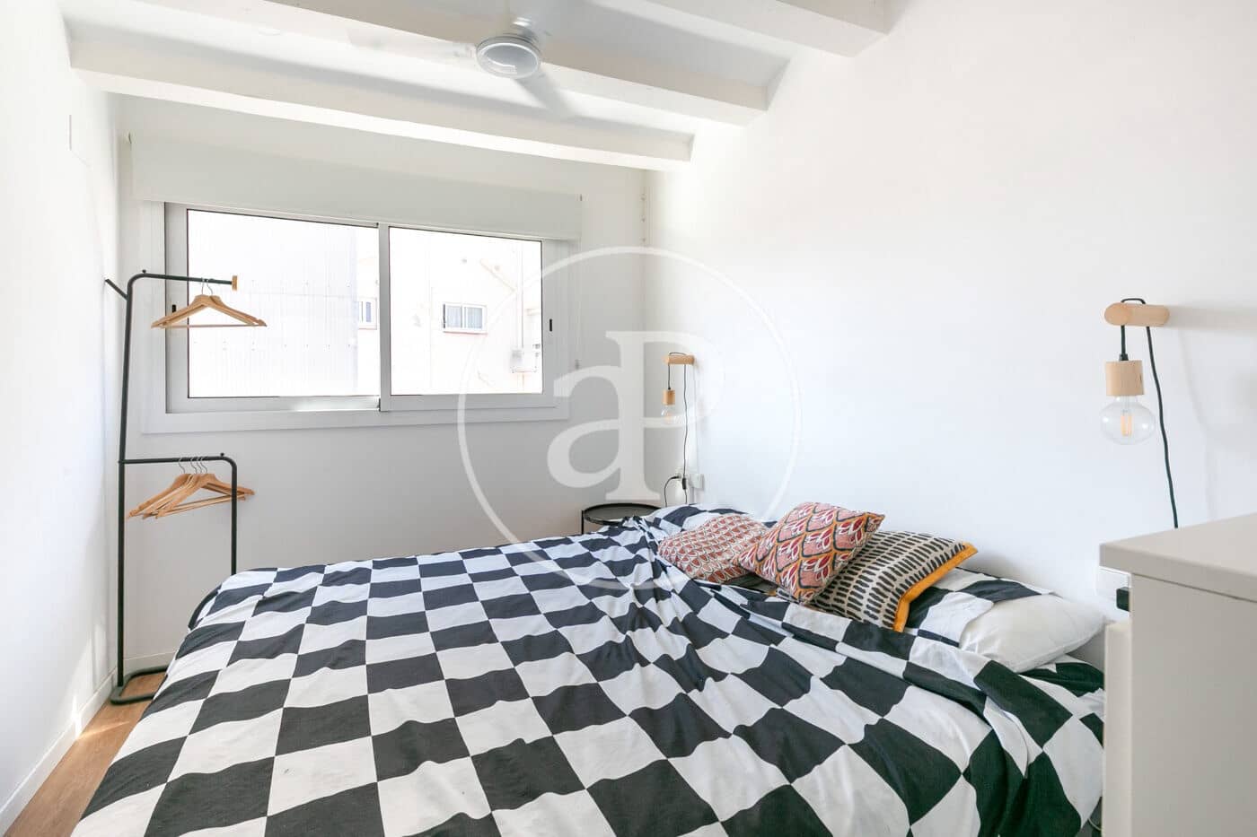 Apartamento de 2 habitaciones en Barcelona ciudad en venta - 335.000 € (Ref: 9807947)