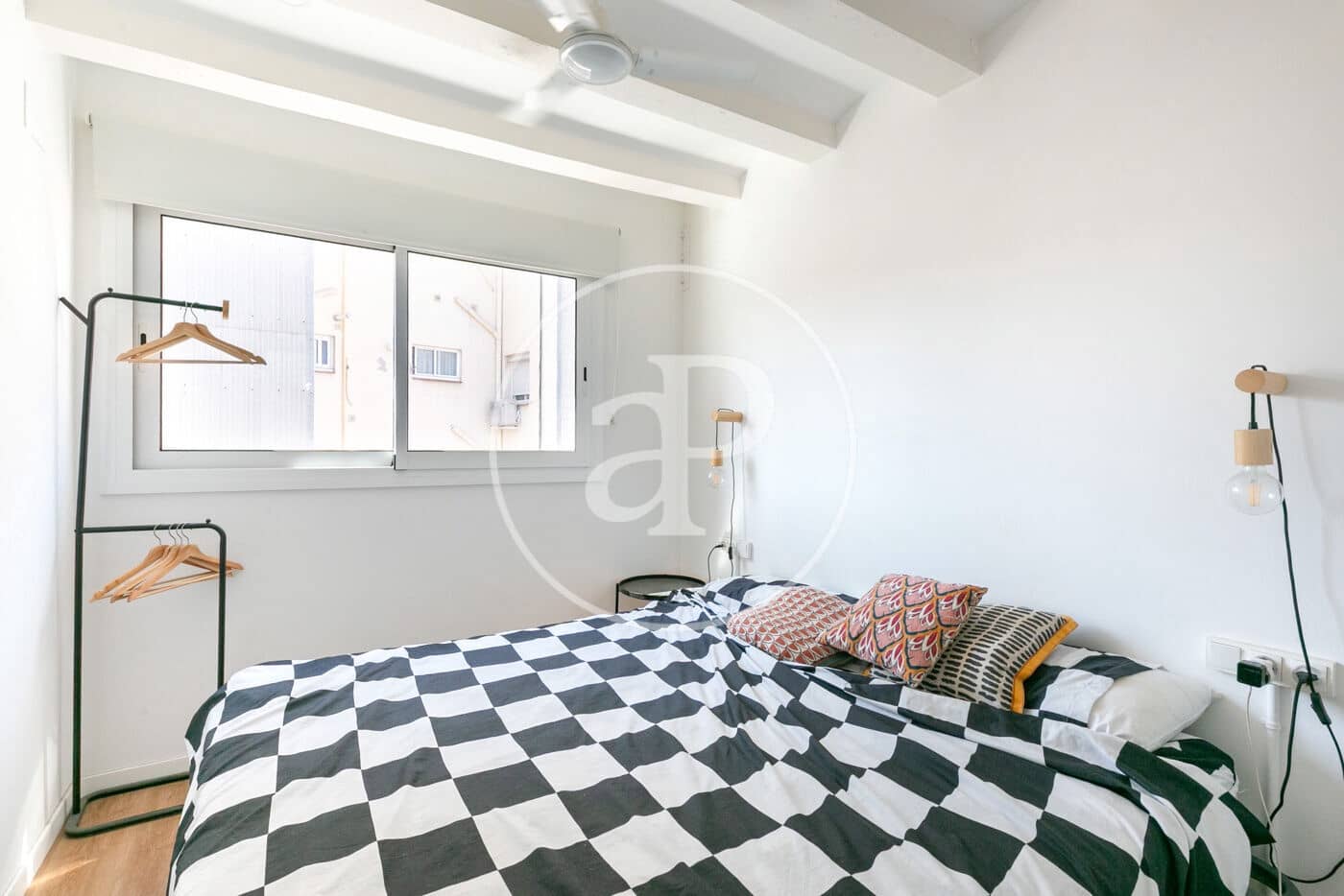 Apartamento de 2 habitaciones en Barcelona ciudad en venta - 335.000 € (Ref: 9807947)