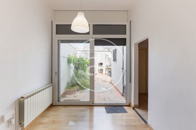 3 sovrum Villa till salu i Sabadell - 289 000 € (Ref: 9811564)