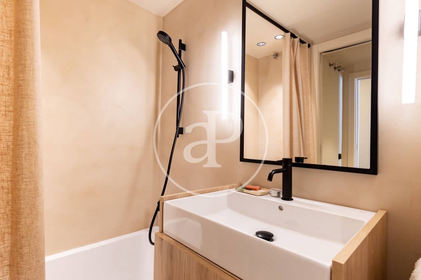 3 sypialnia Apartament na sprzedaż w Miasto Barcelona z basenem - 850 000 € (Ref: 9815838)