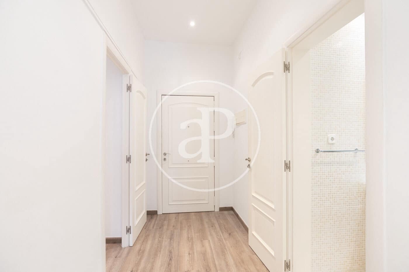 Appartement de 2 chambres à louer à Barcelone ville - 2 240 € (Ref: 9815839)