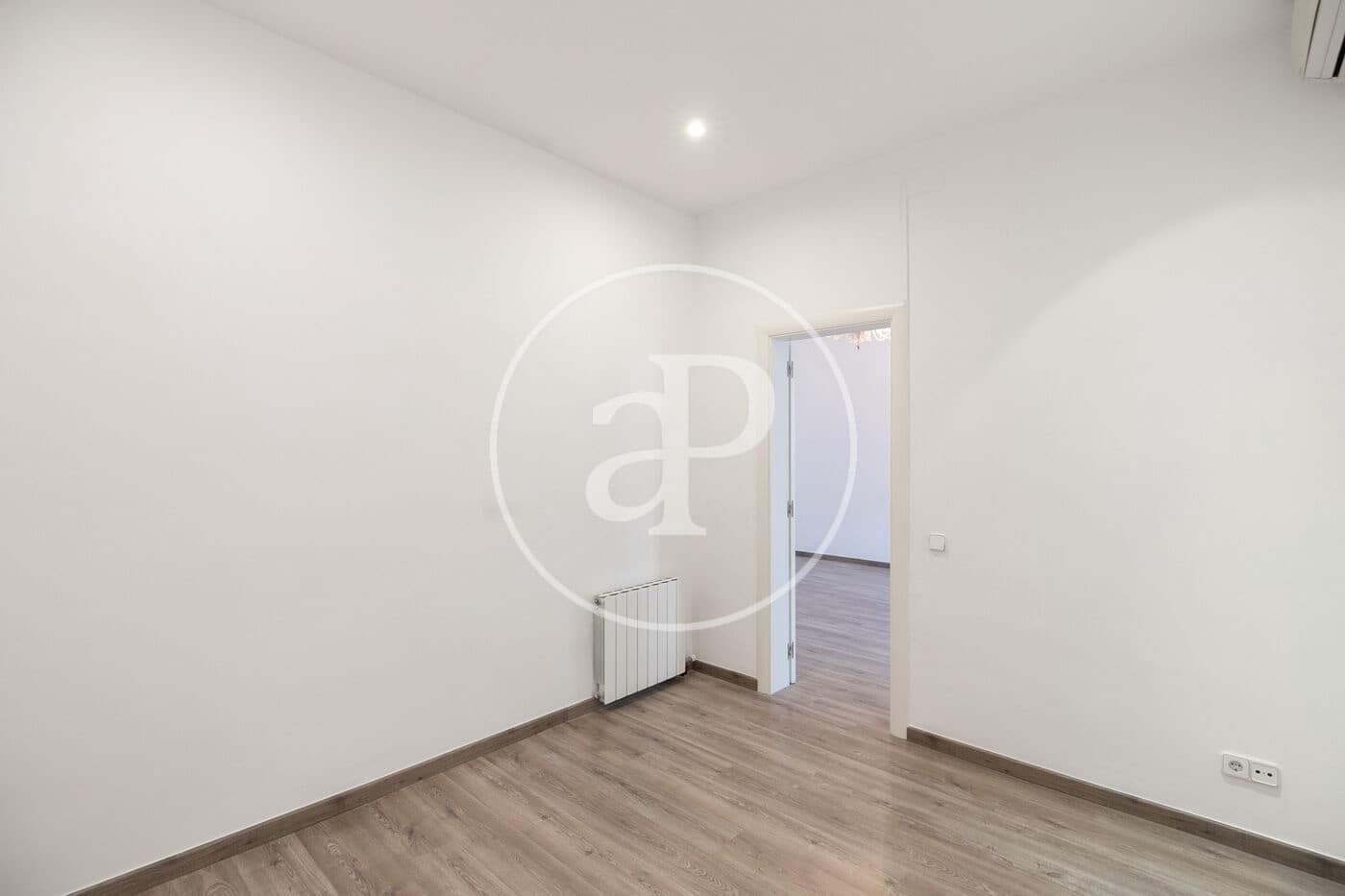 Appartement de 2 chambres à louer à Barcelone ville - 2 240 € (Ref: 9815839)