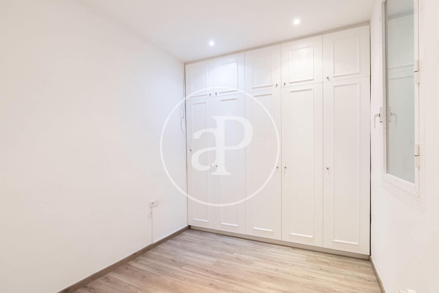 Appartement de 2 chambres à louer à Barcelone ville - 2 240 € (Ref: 9815839)